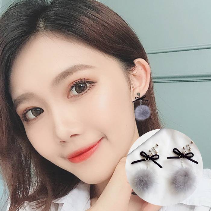 Anting Korea Ball Earrings Plush Ball Earrings Long JA0084