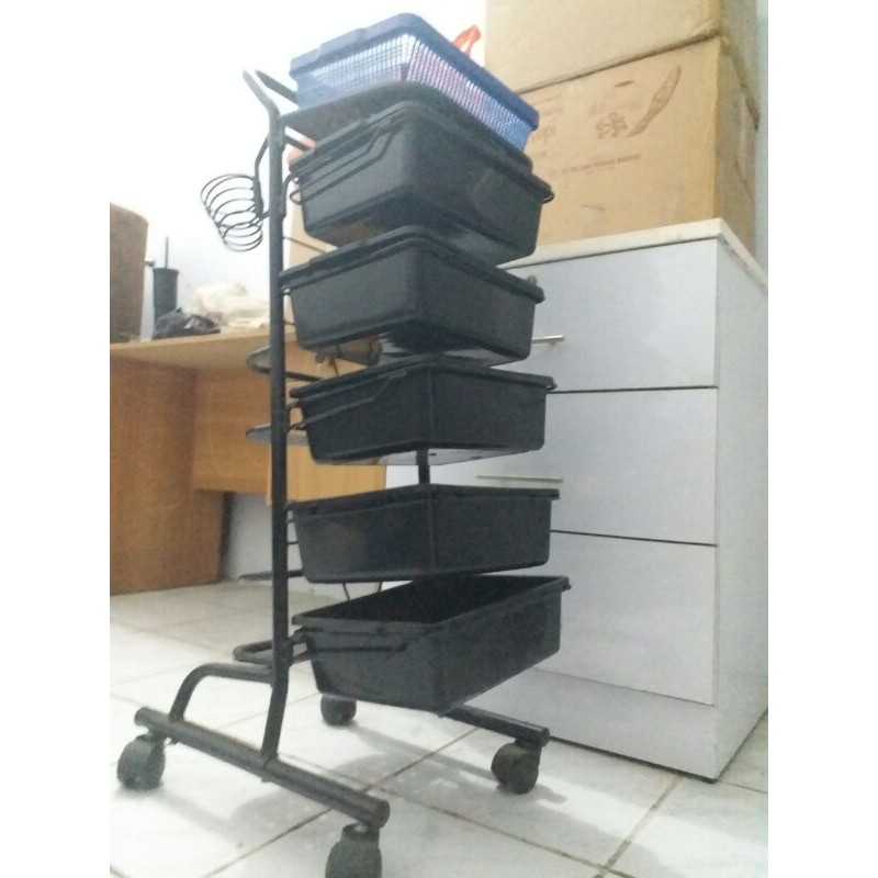 rak salon susun 5 / rak salon besi / rak salon roda