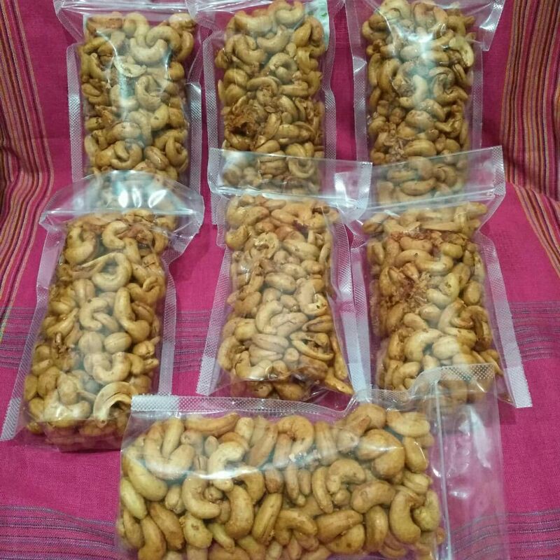 

Kacang mete goreng
