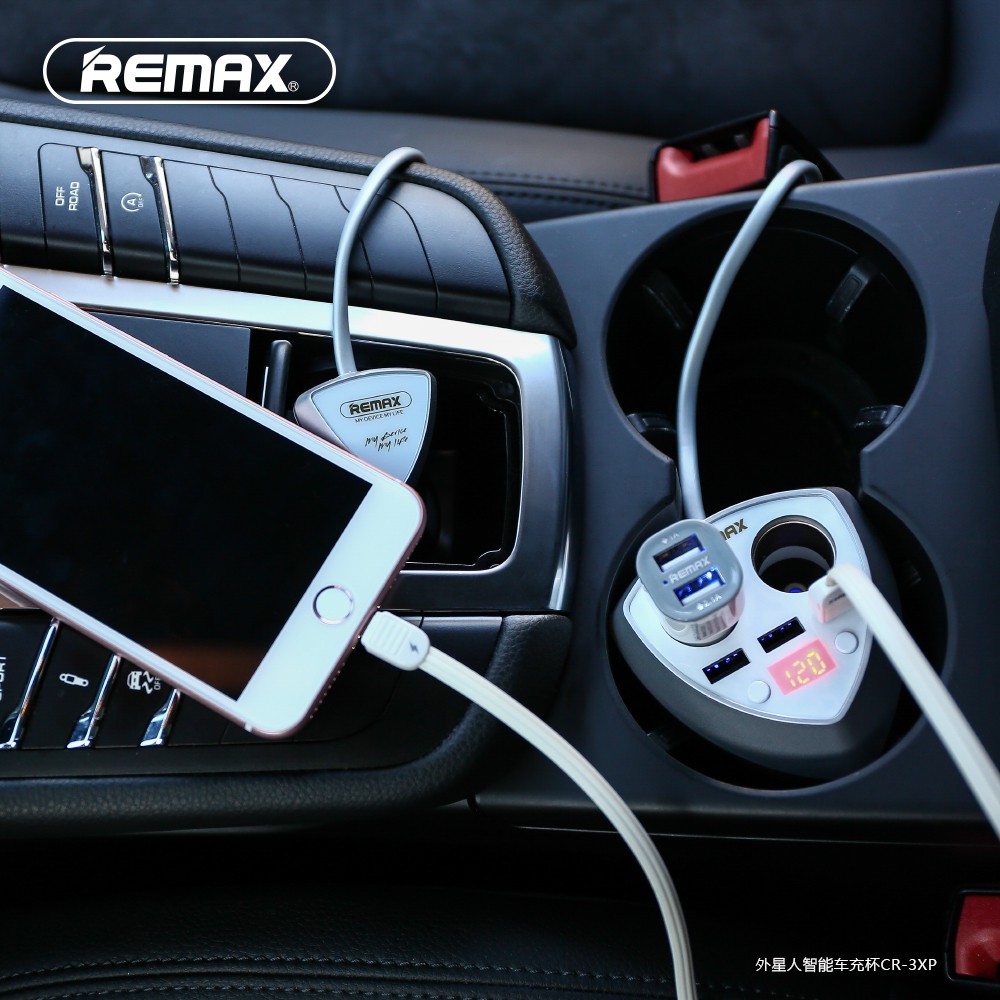 AKN88- REMAX Smart Car Charger 3 USB Port and 2 Car Charger Port 5V 3.4A with LED Display CR-3XP