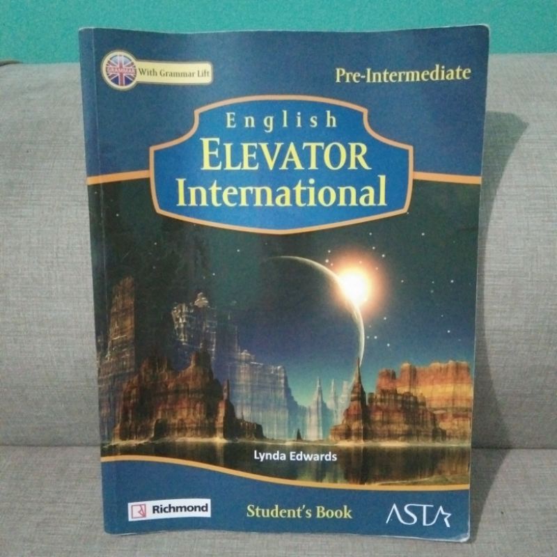 English Elevator International Level Pre-Intermediate Student's Book - Lynda Edwards Asta