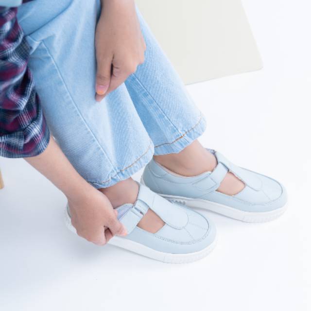 Faye Ice Blue  Sneakers / Sepatu Wanita / Slip on / Sepatu Sneakers