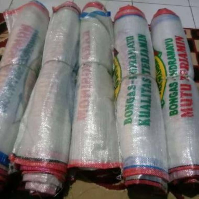 

Karung bekas beras uk. 50 kg = 20 karung bekas.