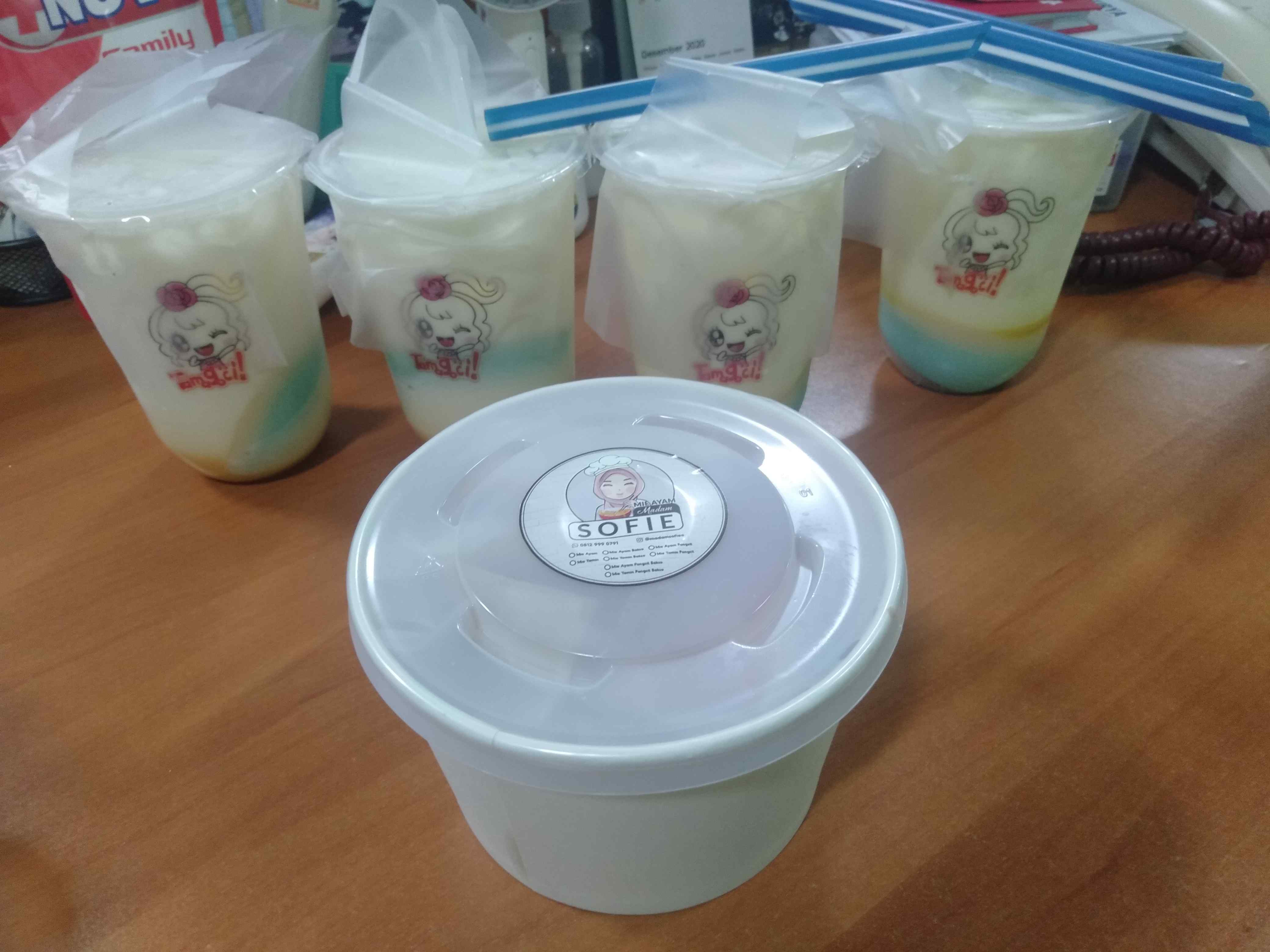 Cup Plastik Oval 14oz Premium Tebal 8,5 Gram 50/roll Tanpa Tutup, Min 1 Roll