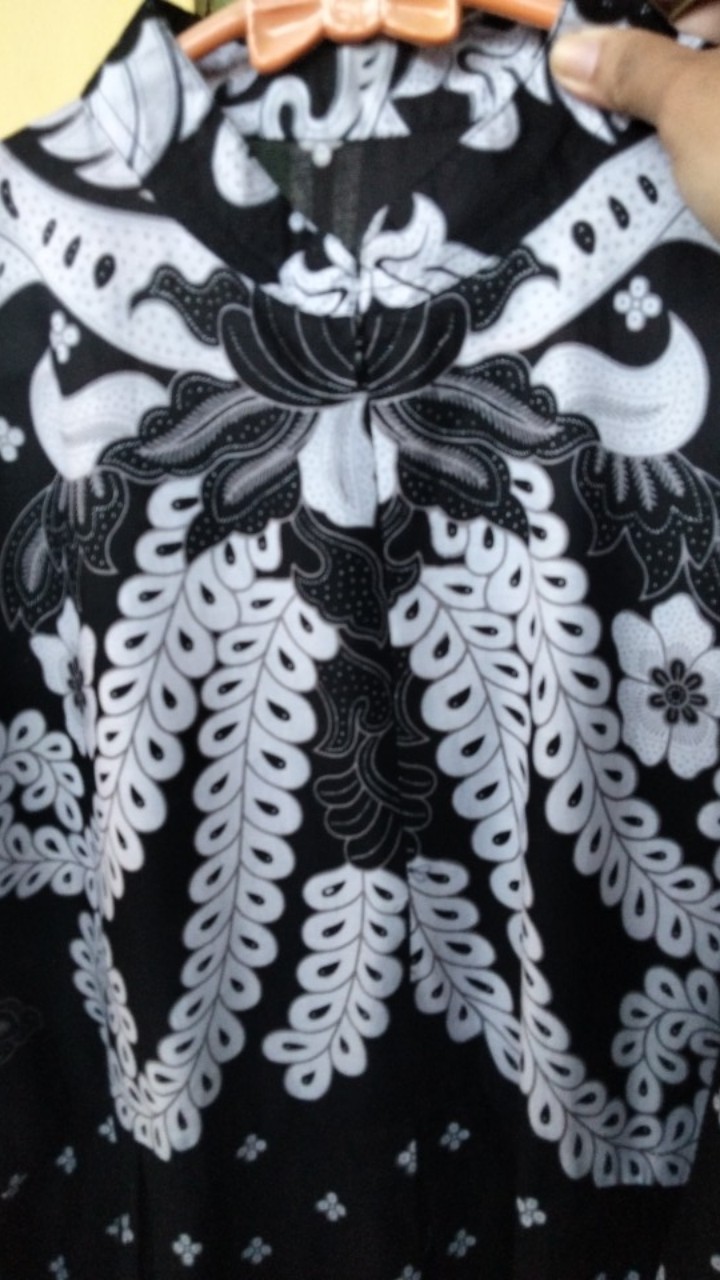 Batik Couple Keluarga Sania Ruffle Ori Ndoro Jowi Dnt Sogan Motif Gurita Putih