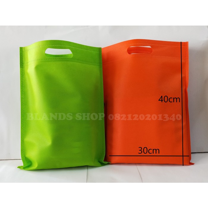 

SALE Tas Kain Spunbond Oval 30 x 40 Murah Furing Bag Goodie Bag Oval 30x40