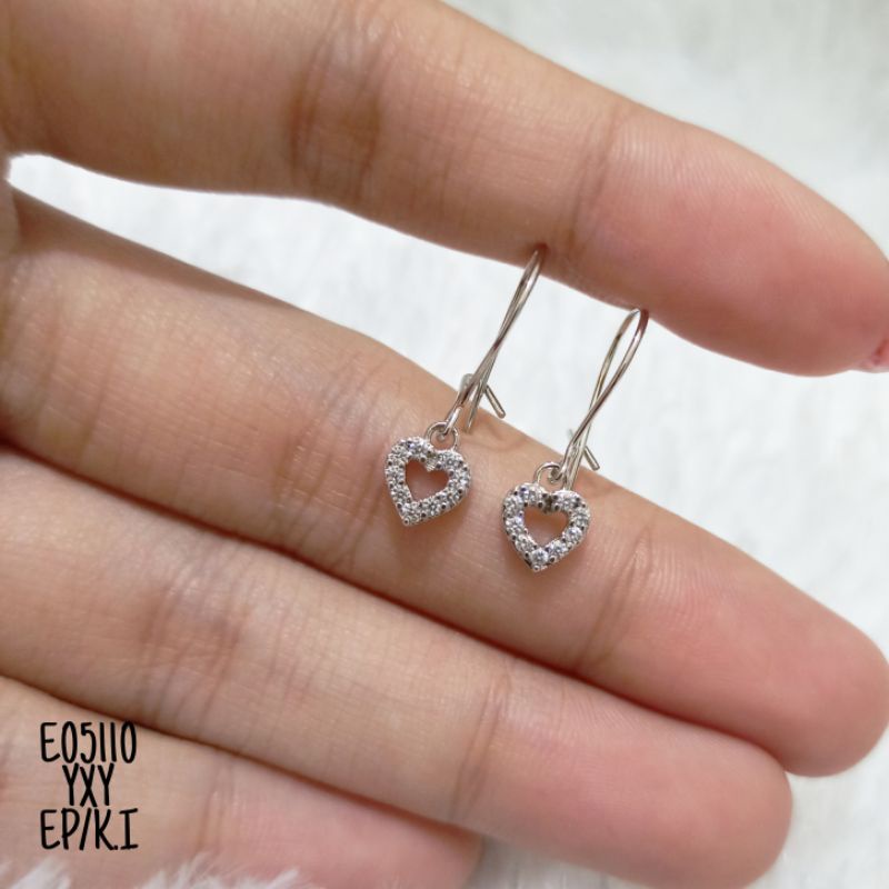 Anting Yaxiya Love Zircon Silver E05110