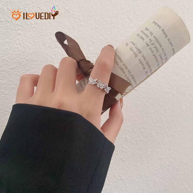 Cincin Model Terbuka Adjustable Desain Kupu-Kupu Aksen Kristal Gaya Korea Untuk Wanita