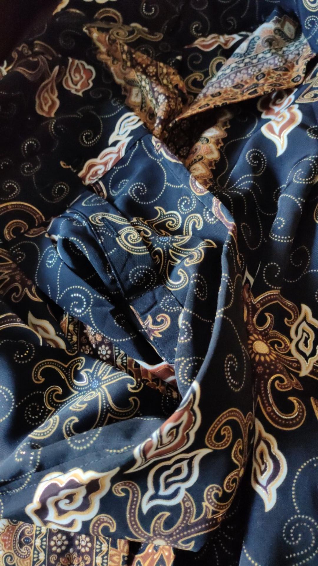 Flike Store - Kemeja Batik Tangan Panjang Motif Awan Peteng