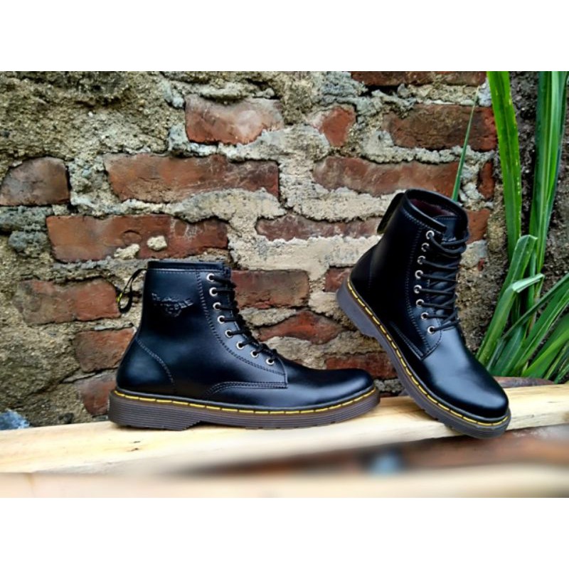 Sepatu Pria Dan Wanita Dr.Martens 8 Hole | Sepatu Boots Dokmar Tinggi Formal,Kerja,,Ukuran 36-44