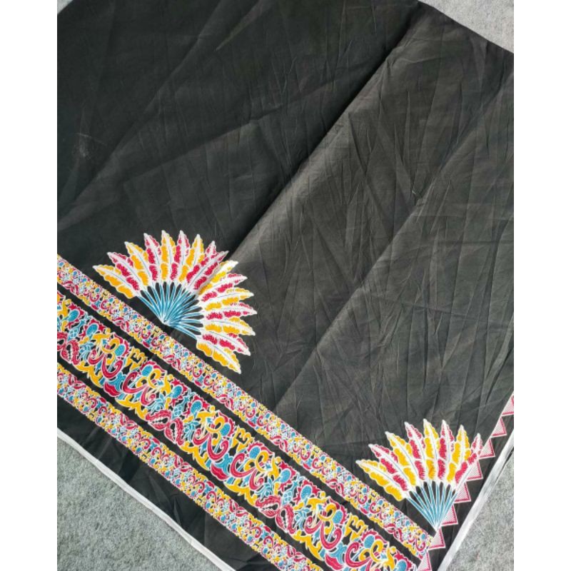 Kain batik solo bulu kipas hitam