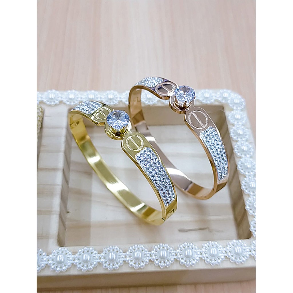  GELANG  WANITA TITANIUM  IMPORT WARNA ROSEGOLD DAN GOLD 