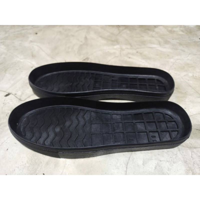 OUTSOLE/SOL sepatu sekolah hitam polos clasik