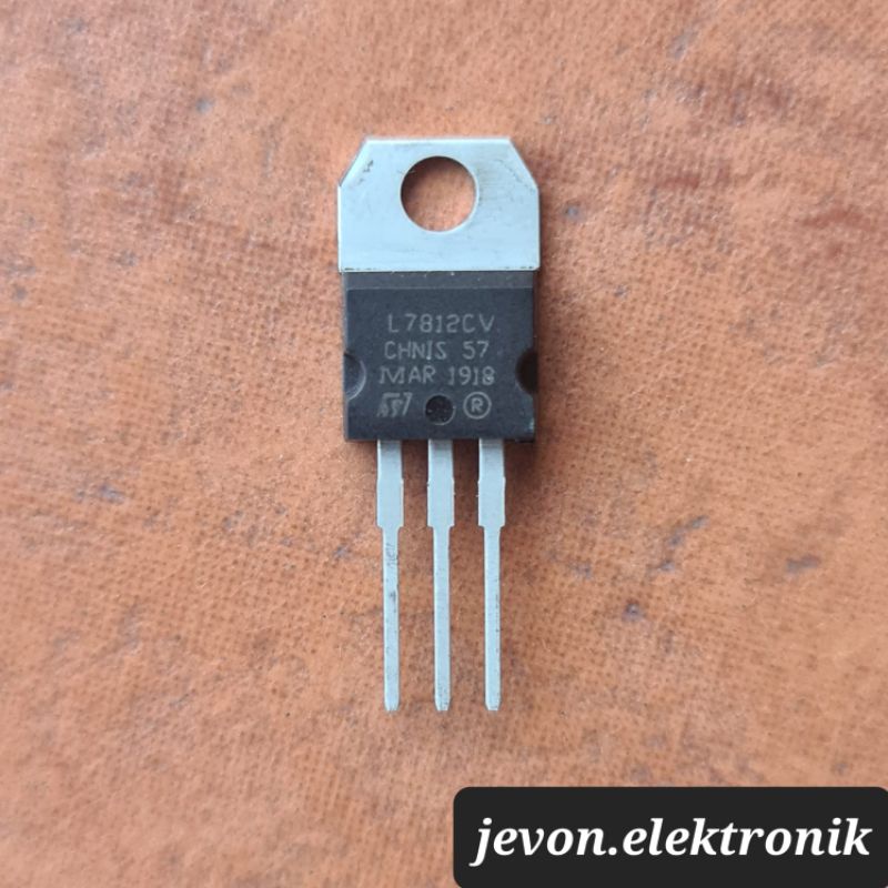 IC L7805 L7808 L7809 L7812 L7815 II Transistor L7805CV L7809CV L7812CV L7815CV Voltage Regulator DIP L 7805 7808 7809 7812 7815 CV V6 S7 MAR 1812 1818 1918 2018