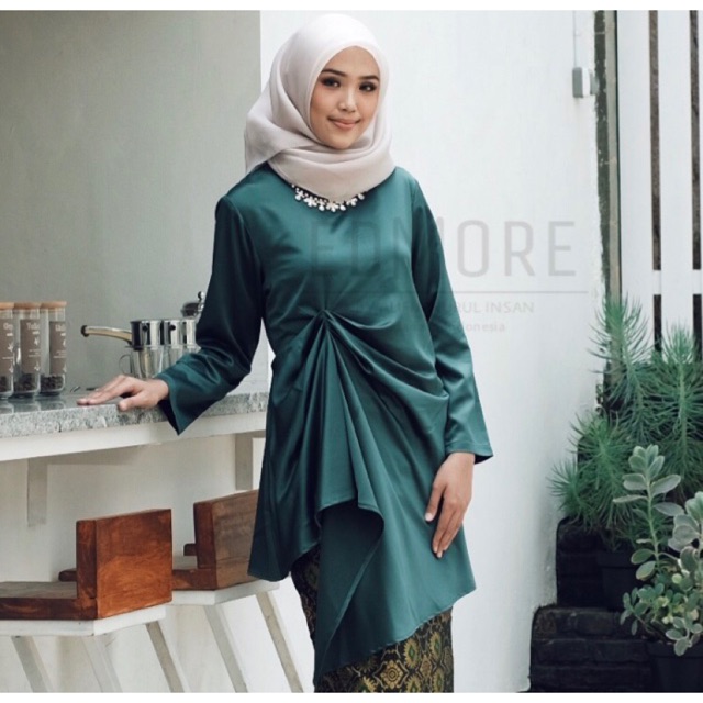 Auburn Tuniche by Edmore