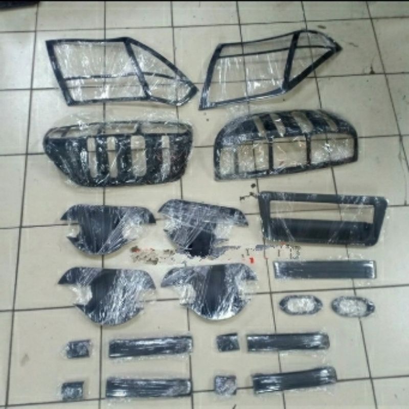 paket garnis garnish depan headlamp + stop rem belakang mobil nissan navara chrome crome