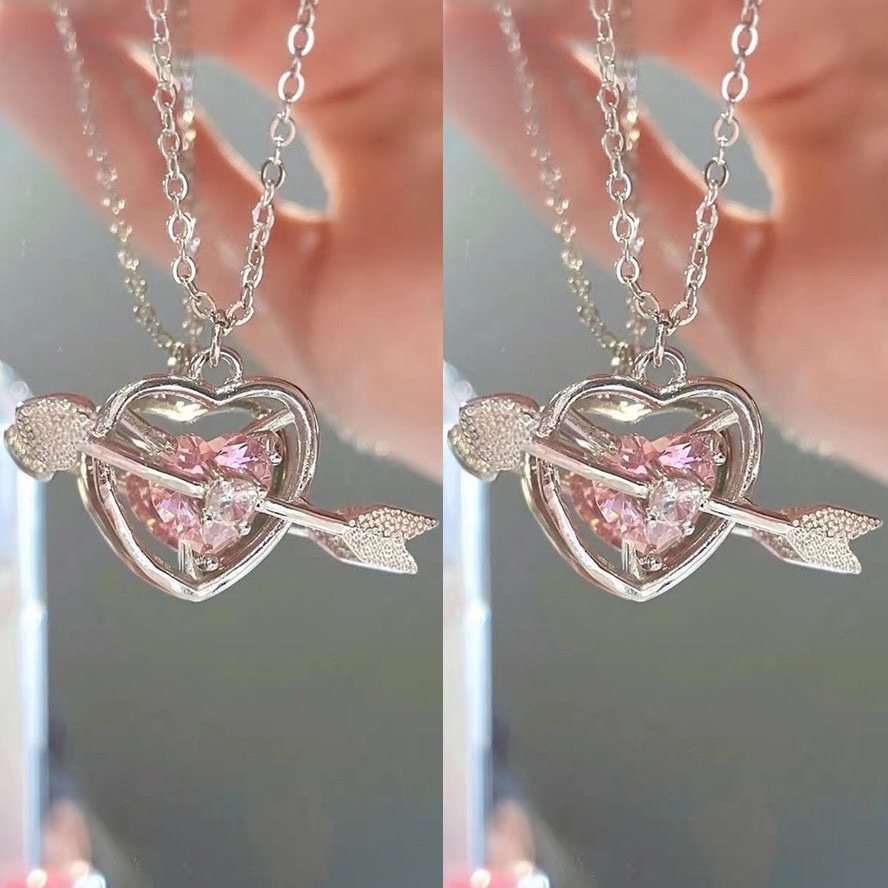 Kalung Rantai Klavikula Desain Hati Panah Cupid Hias Berlian Warna pink Untuk Wanita