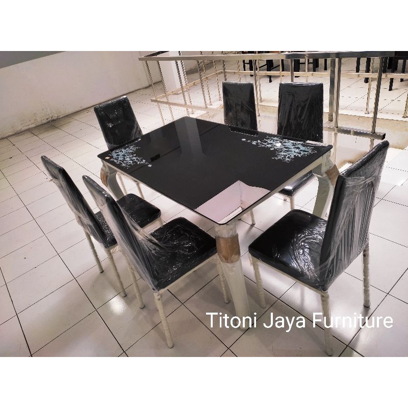 [PEKANBARU FREE ONGKIR] Meja makan Kaca Rayben Hitam