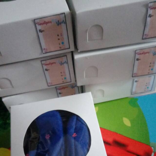 

kardus sepatu