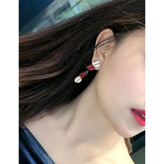 LRC Anting Tusuk Fashion Red Contrast Geometric Metal Earrings D46039