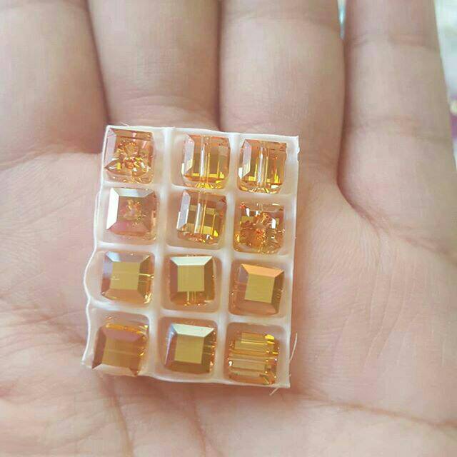 Kristal swarovski kubus 6mm color