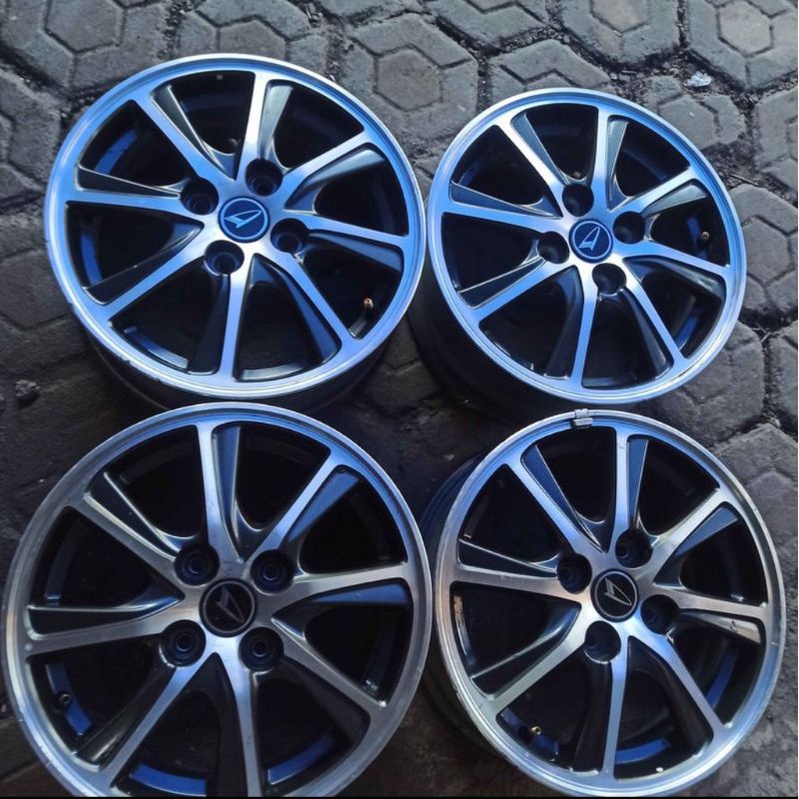 4Velg R14 pcd 100 Racing oem sigra ayla daihatsu original no geol no retak no repair Rp 1.950.000 dapat 4