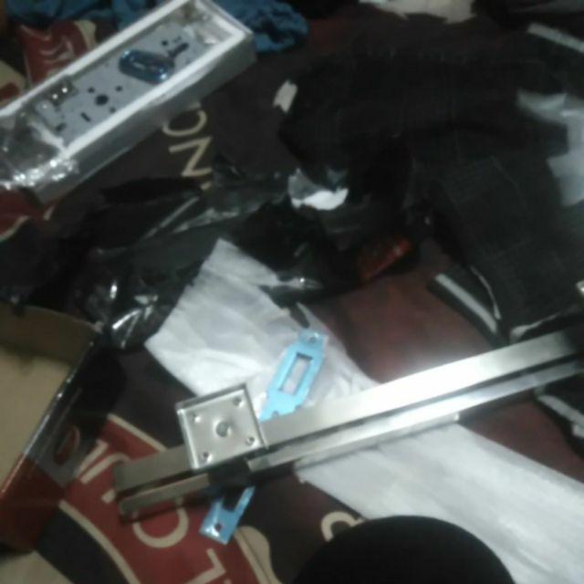 KUNCI PINTU HANDLE PINTU SEDANG GAGANG PINTU KUNCI KUNCI PINTU HANDLE PINTU SEDANG GAGANG PINTU KUNCI