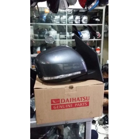 spion xenia2012 2013 2014 2015 2016 2017 2018 (Kaca Spion Cover Original Asli)