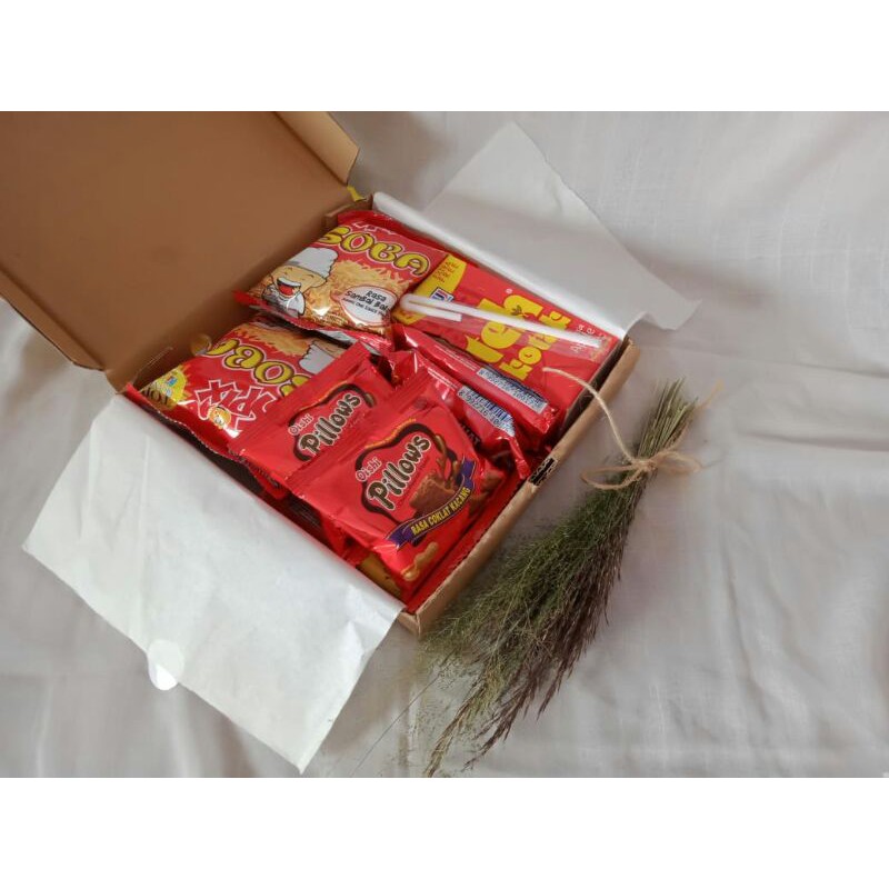 

HAMPERS / GIFTBOX SNACK BOX MERAH