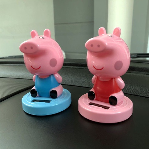 PEPPA PIG Boneka Figure Miniatur Pajangan Mobil Solar Piggy Pink Goyang Kepala Shacking Head