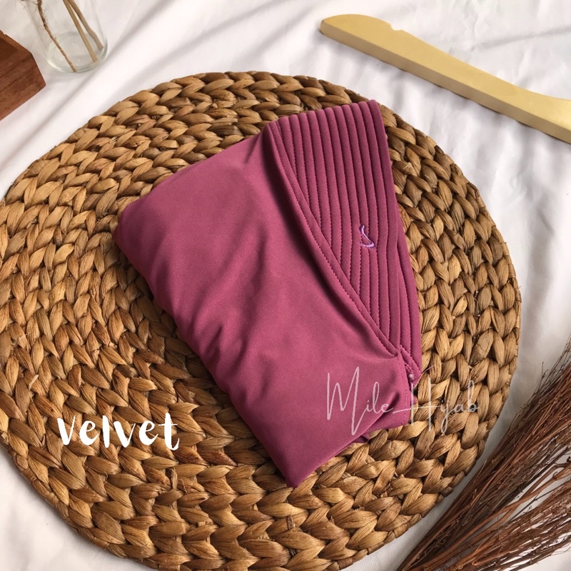 Bergo Hamidah Jilbab Jersey Menutup Dada Kerudung Olahraga Instan Premium-Velvet