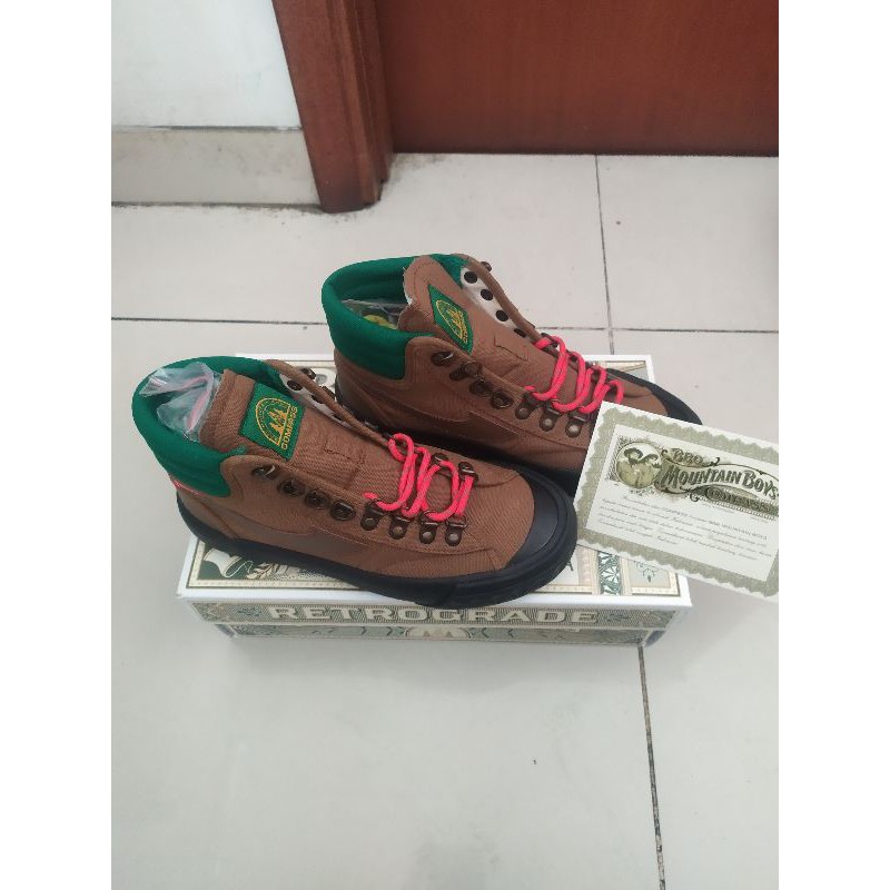 Sepatu compass retrograde x Bbq Mountainboys "The Cabin Style"