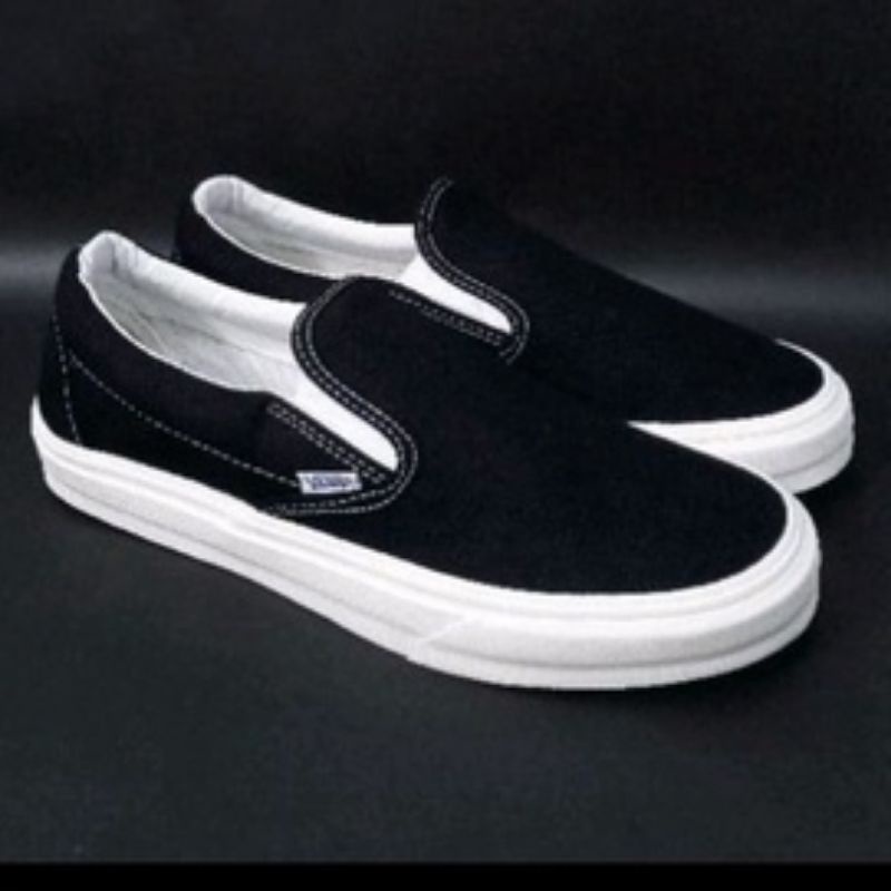 SEPATU VANS SLIP ON CASUAL HITAM