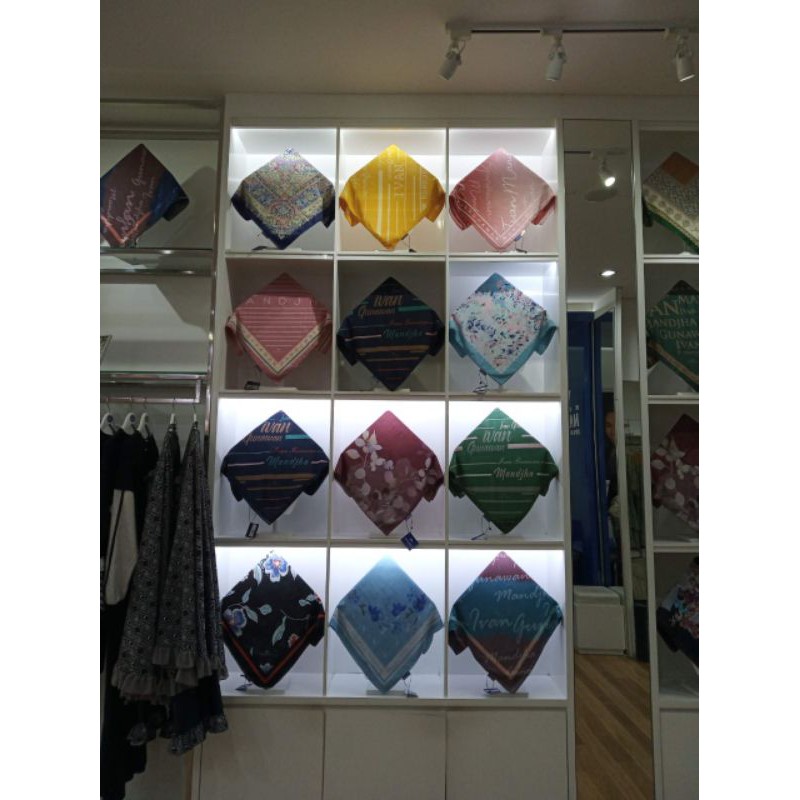 MONOGRAM SCRAF HIJAB MANDJHA BY IVAN GUNAWAN