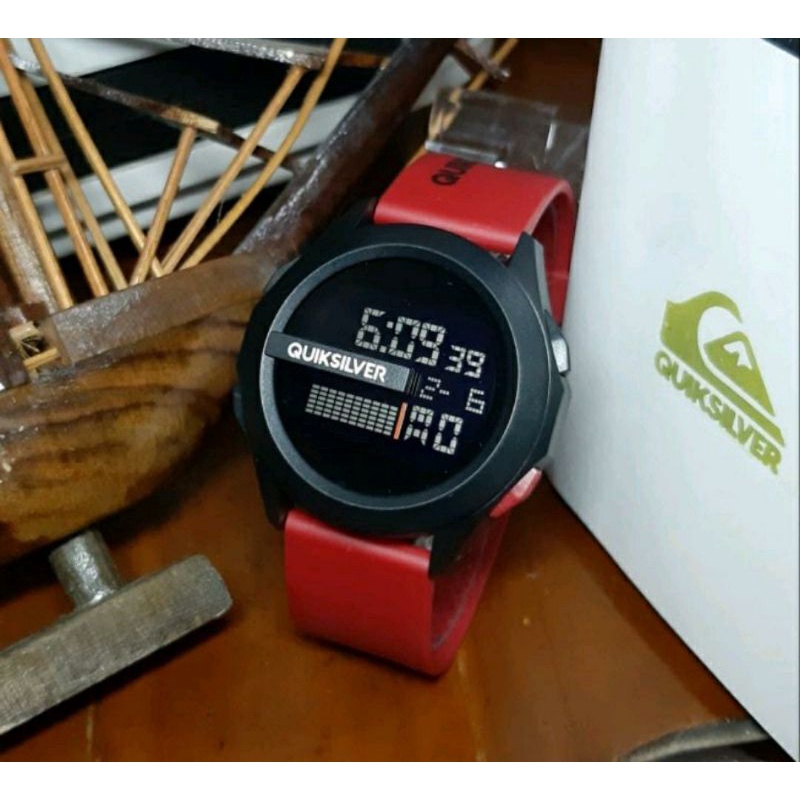 Terviraaaallll!!! Jam Tangan Anti Air Favorite Pilihan Pria Jam Tangan Buat Berenang