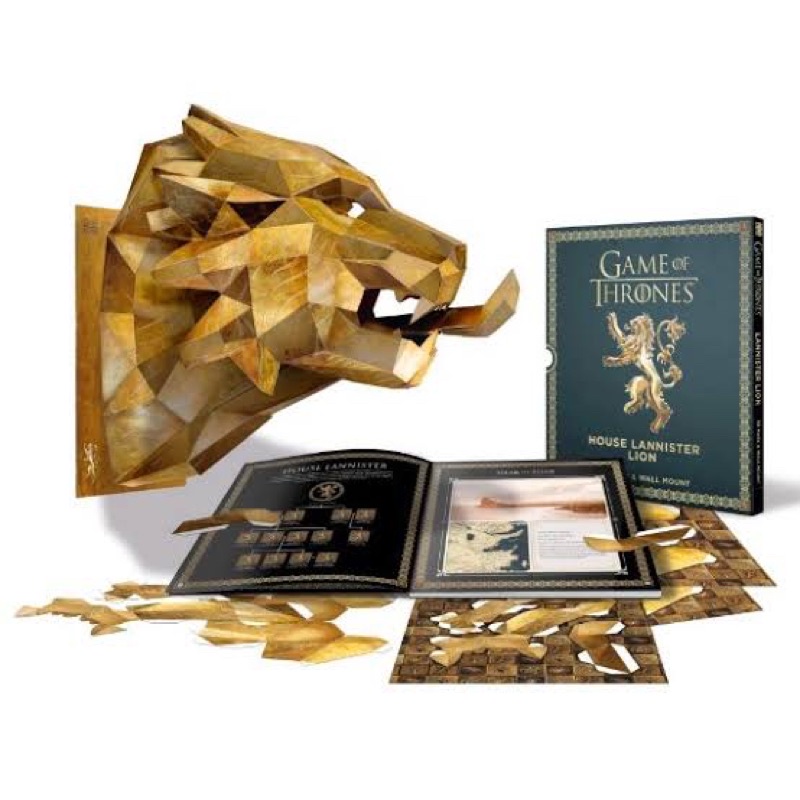 Game of Thrones Official 3D Mask Wall Mount Build Book