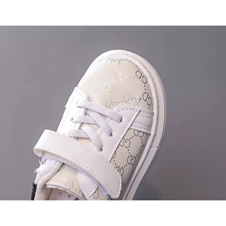 (Kiddiwear) Sepatu Sneakers anak / Sepatu Anak Casual  Import Usia 1-5 Tahun mbk87