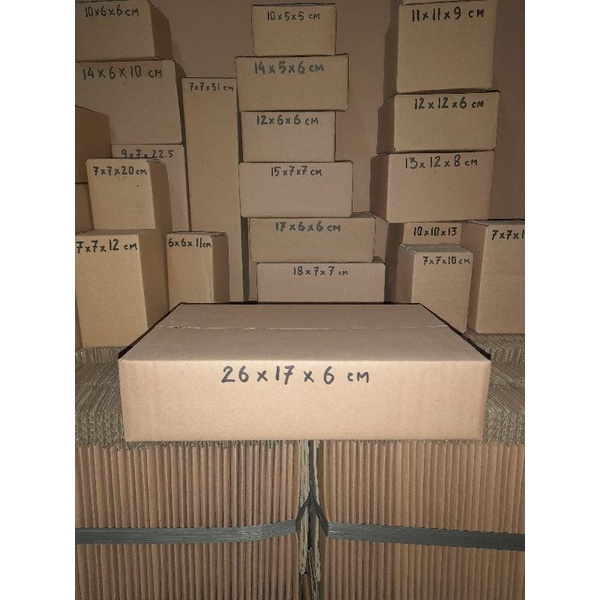 

Kardus 26x17x6 cm baru polos luar dalam