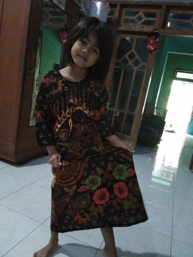 Batik Couple Keluarga Sania Rufle Ndoro Jowi Kupu Kuning