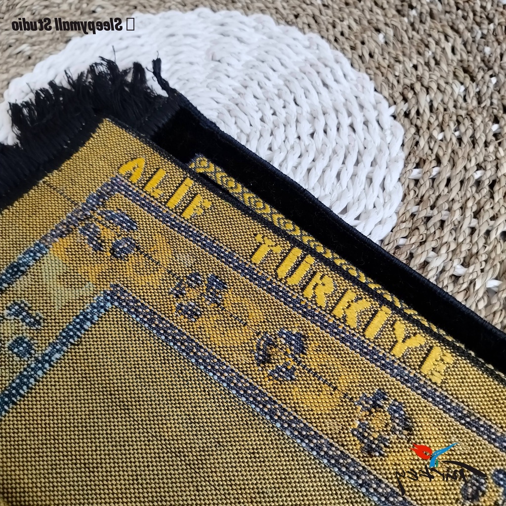 Sajadah turki Pemium Sajadah alif ukuran 70 x 110 cm