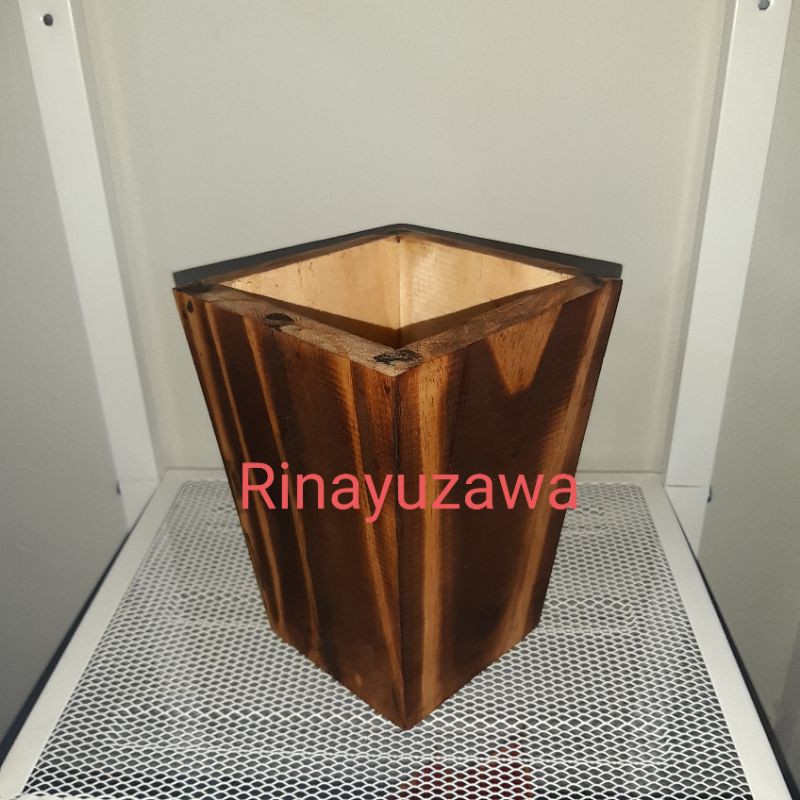 Pot Bunga Hias ( Kayu )