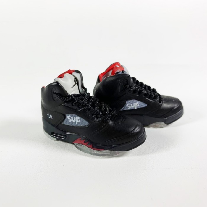 AIR JORDAN 5 AJ5 SUPREME RETRO BLACK 3D SNEAKERS KEYCHAIN MINIATUR