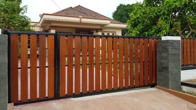 Papan Pagar Kayu Bengkirai Damar Laut non Ulin non Merbau (HARAP KONFIRMASI DULU SEBELUM PESAN)