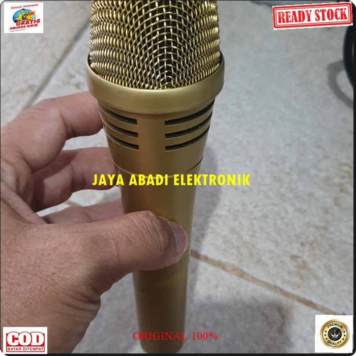 G520 MIK FIRSTCLASS KABEL DYNAMIC BAHAN BESI METAL PROFESIONAL FIRSTCLASS PRO SING CABLE KARAOKE VOKAL AUDIO SOUND MIK PENGERAS SUARA MIKROPHONE WARNA EMAS BISA BUAT SEGALA JENIS AUDIO SOUND TANPA BATERAI TINGGAL COLOK LANGSUNG NYALA LEBIH PRAKTIS