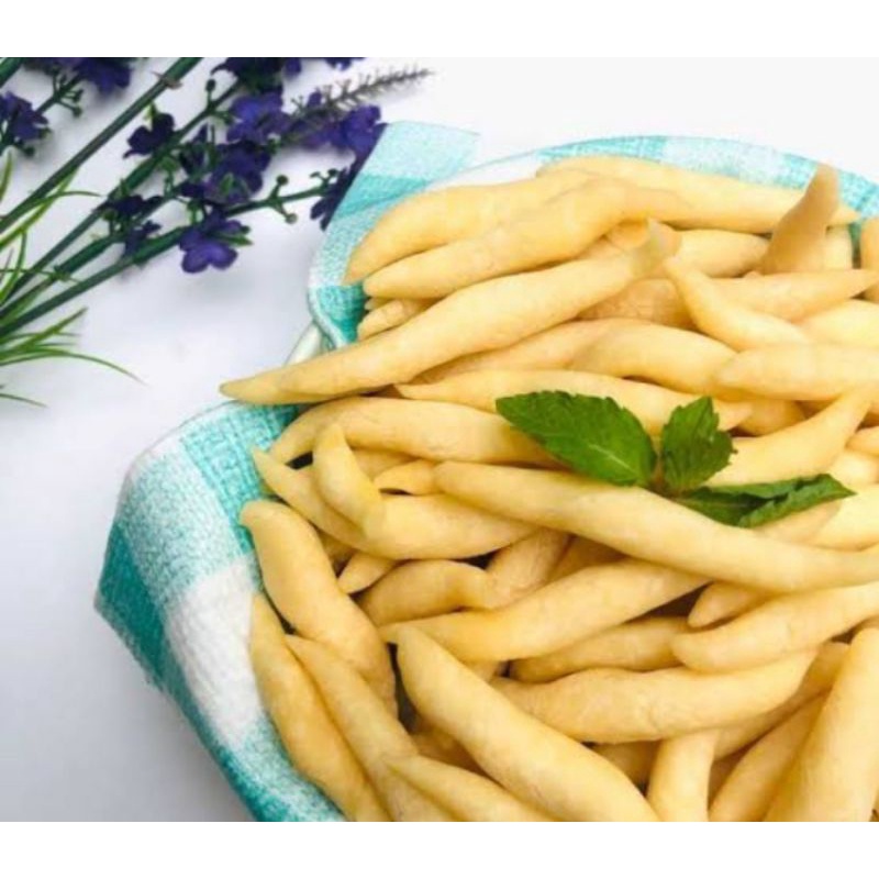 

Telur gabus , ladu keju termuraaah dijaminenak 100gram Free packing dus +buble wrap.