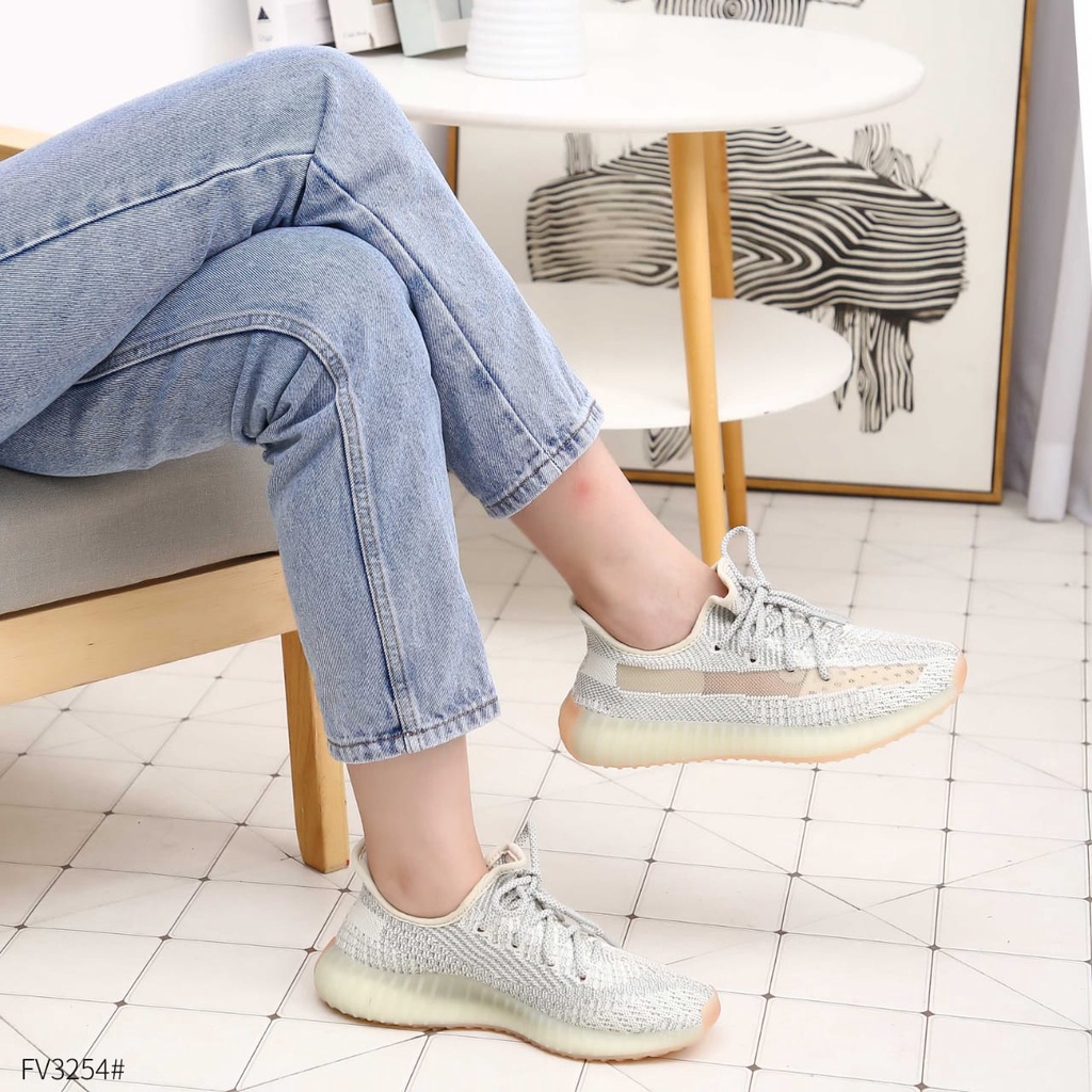 Ads Yeezy Boots 350 V2 Lundmark  (Reflective) Women FV3254