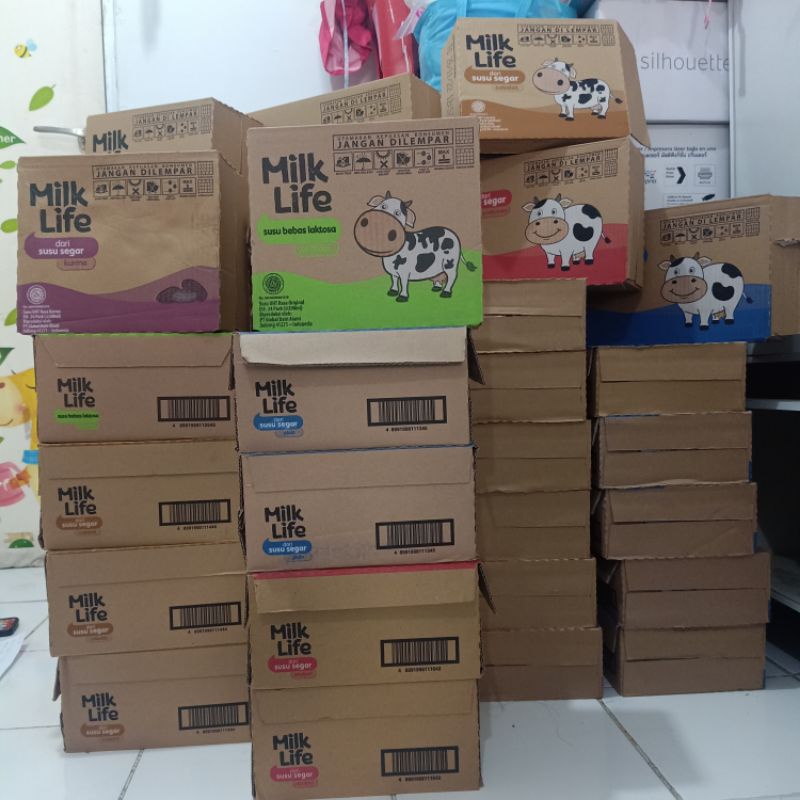 

SUSU UHT MILK LIFE KURMA DAN BEBAS LAKTOSA 200ML SUSU UHT TERMURAH
