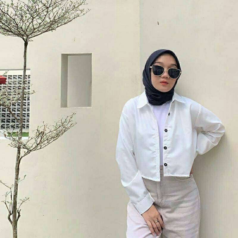KEMEJA CROP WANITA PUTIH CREAM KOREAN KEMEJA CEWEK MURAH TERBARU KEKINIAN KEMEJA SHIRT RAYON CRINKLE KEMEJA CASUAL POLOS LENGAN PANJANG SKODER CROP TOP BLOUSE-KEMEJA PUTIH
