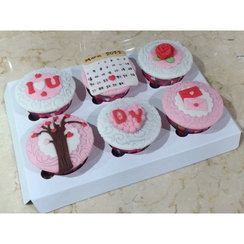 

Cupcake Valentine / Anniversary / I Love You