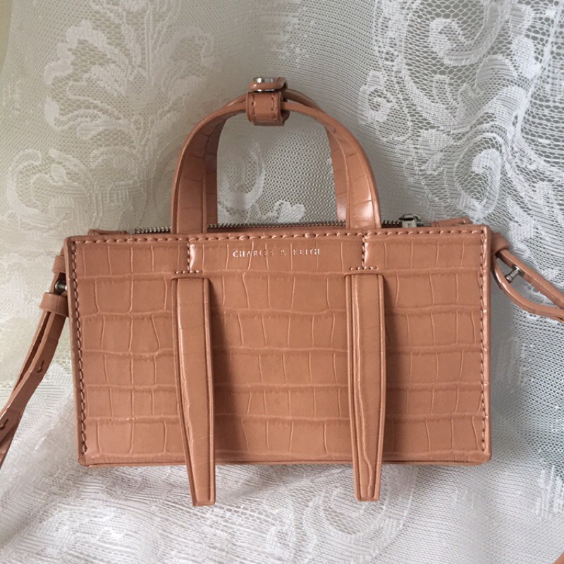 [SOLD] Preloved Charles and Keith Sling Bag Original Counter Asli 100% no defect